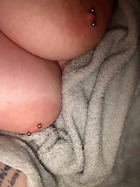 Hairy BBW mama is spreading her pussy for money