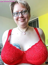 Giant dark nips andamp; saggy fun bags - 51 pics