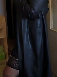 Chubby girls are removing their bras for fun.