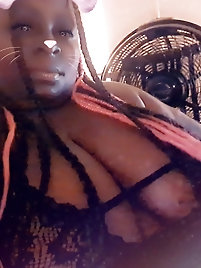 Thick M-I-L-F is spreading her pussy